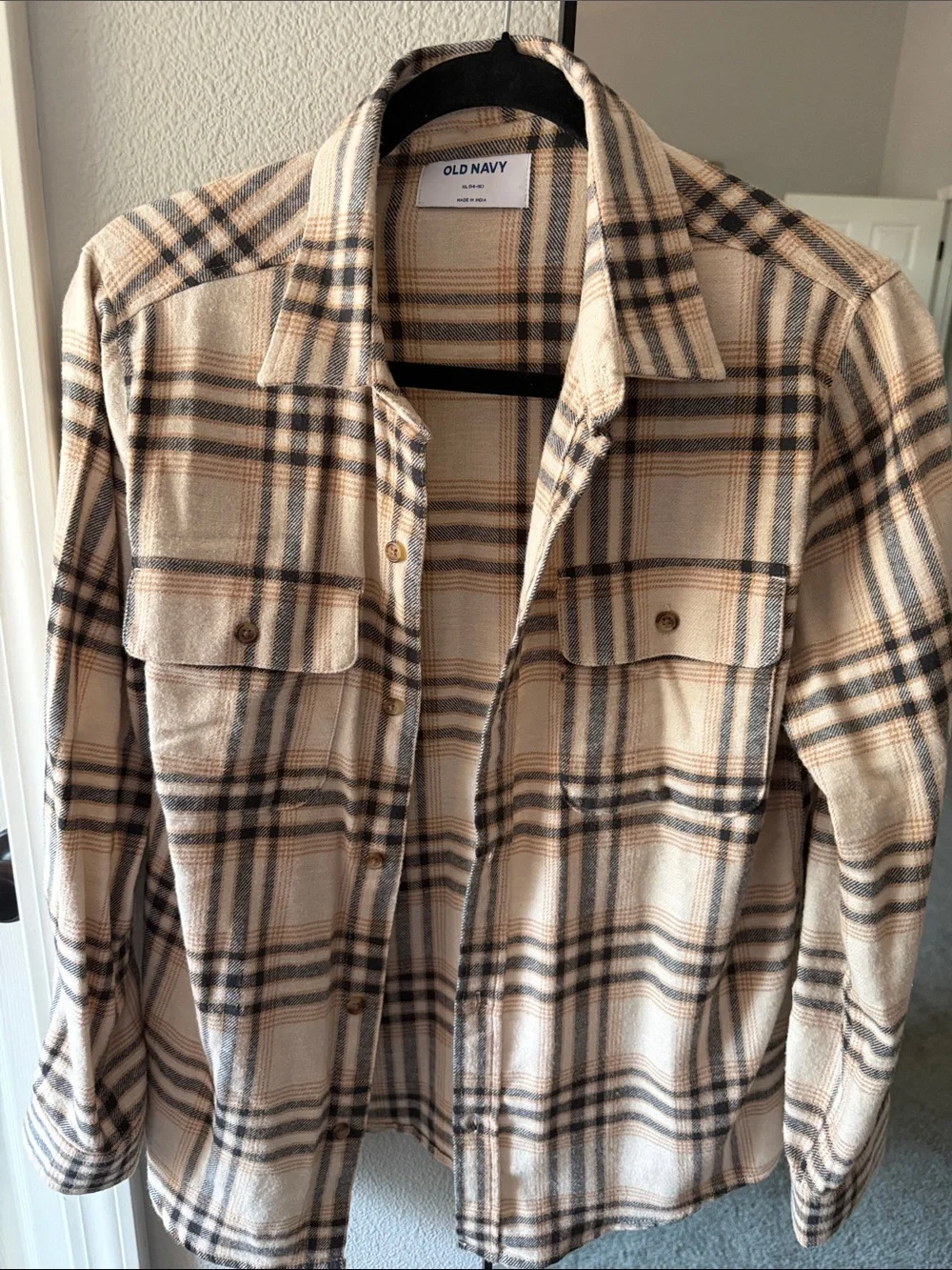Old Navy Beige and Black Plaid Button-Up Shirt Jacket